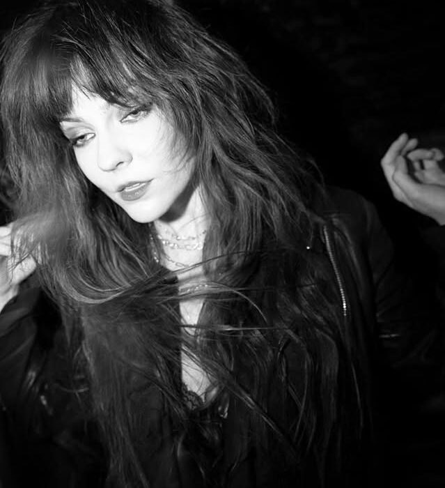 “Disco Love Remixes” explora tres formas distintas de habitar una pista oscura