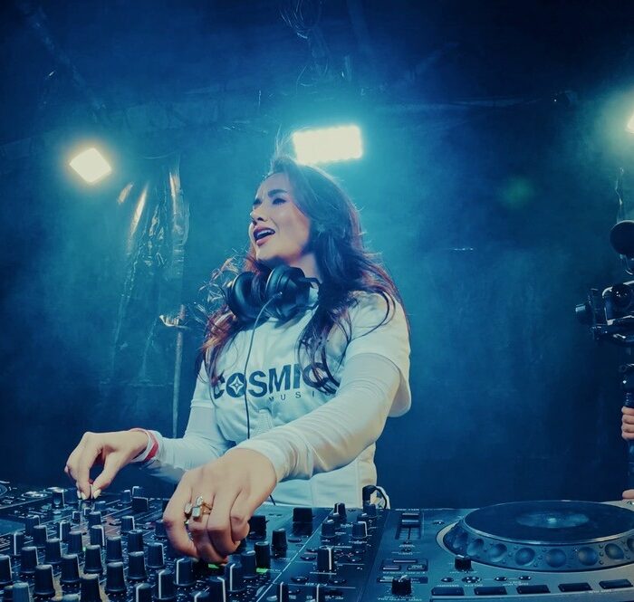 Linda Lenor crea su propio sonido Melodic & DNB: “Hey You”